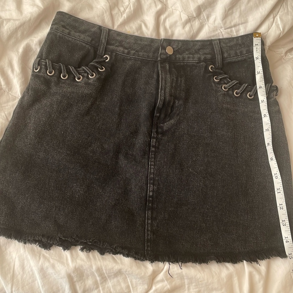 Wild Honey Size Medium Grayish Black Mini‎ Skirt
